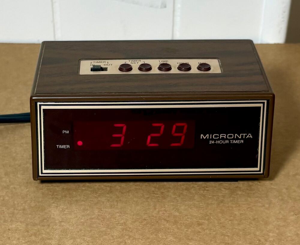 Vintage Woodgrain Micronta 63-885 Clock Red Digital LED Japan